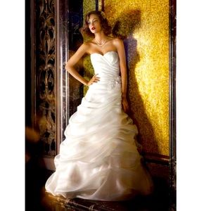 Galina Signature wedding gown size 16